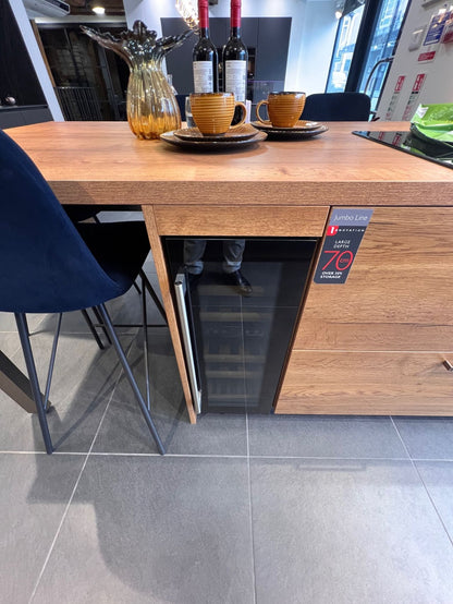 Dunavox Flow 17 med rostfritt handtag i köksö-